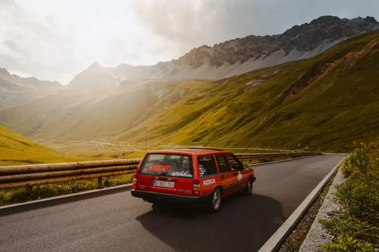 Budapest Rally, un road trip plein d'aventures à travers les plus belles routes d'Europe.