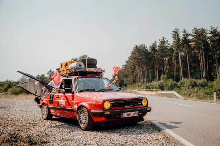 Rallyes aventureux en Europe et au-delà.