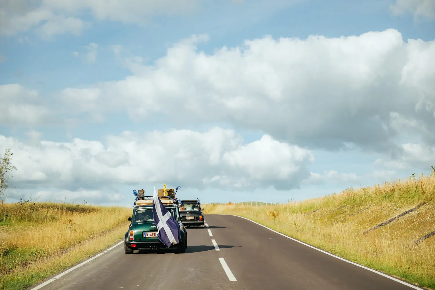 Des participants en route sur les plus belles routes lors de la Scotland Rally.